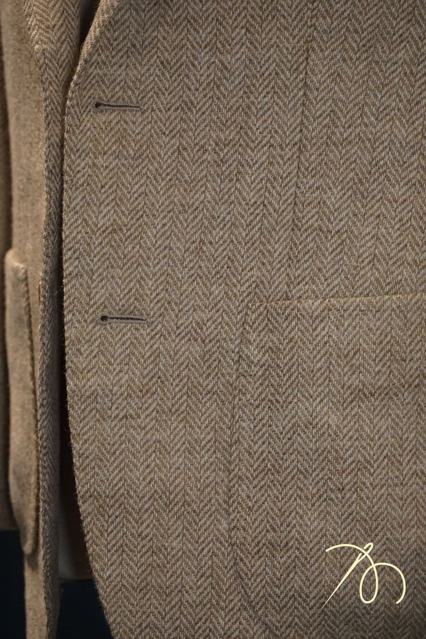 holland-and-sherry-beige-tweed-jacket