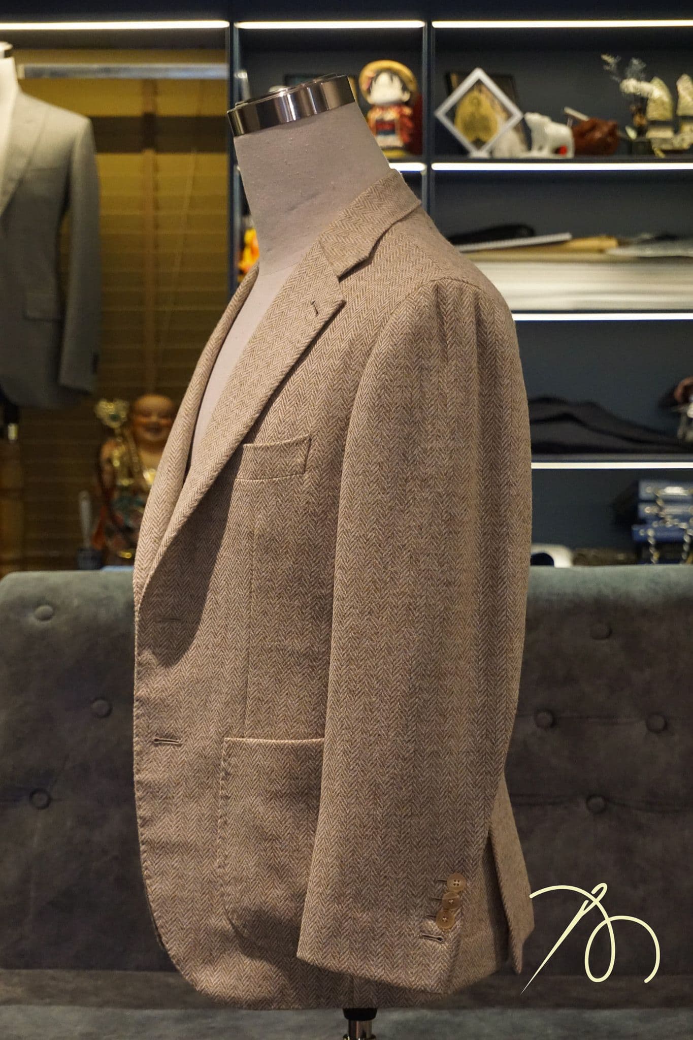 holland-and-sherry-beige-tweed-jacket