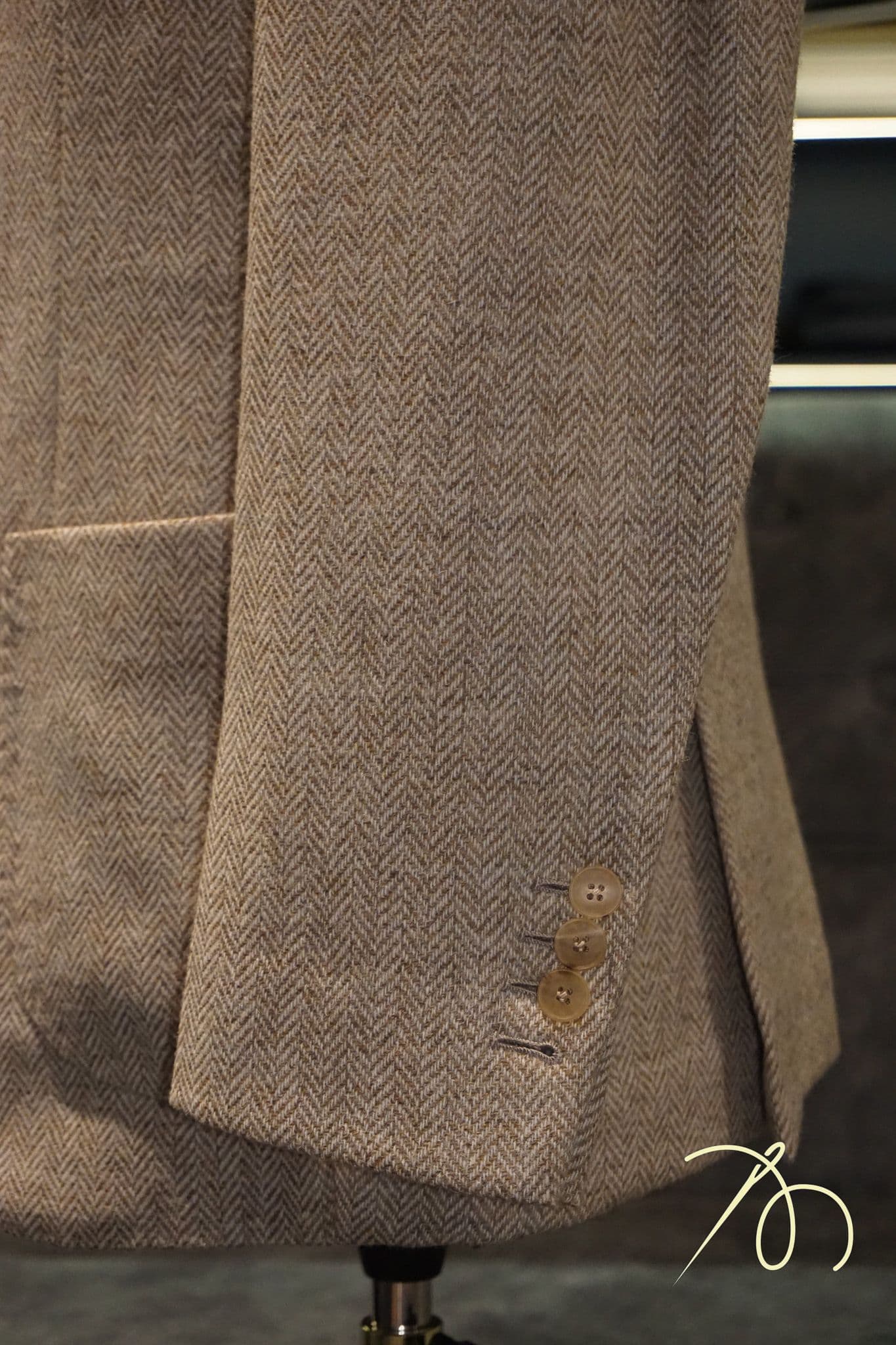 holland-and-sherry-beige-tweed-jacket