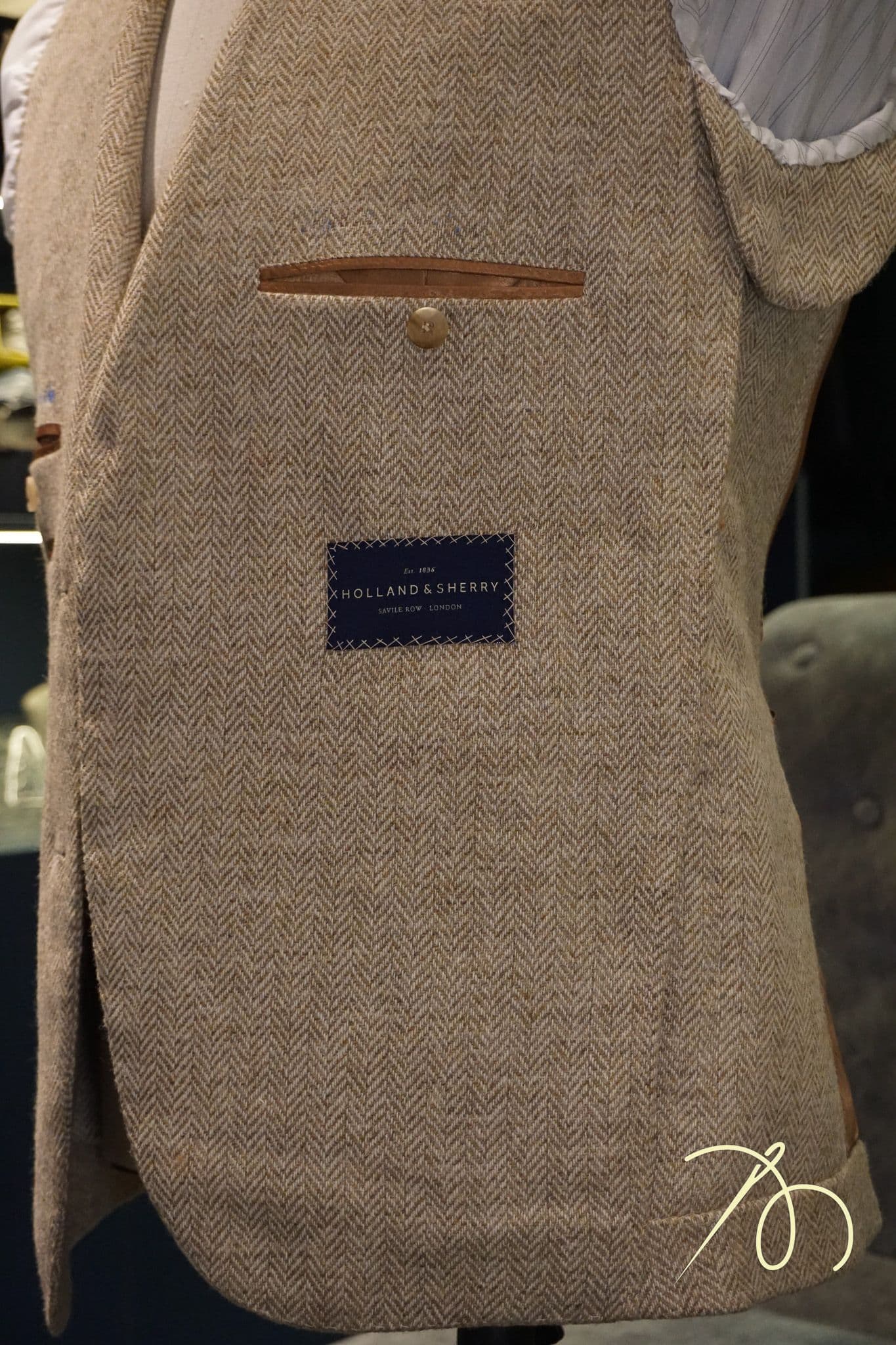 holland-and-sherry-beige-tweed-jacket