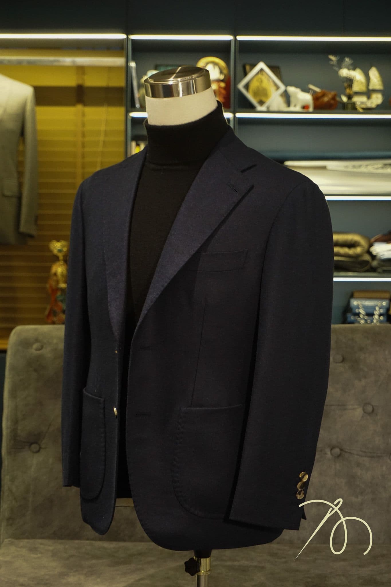 navy-single-breasted-drapers-jacket