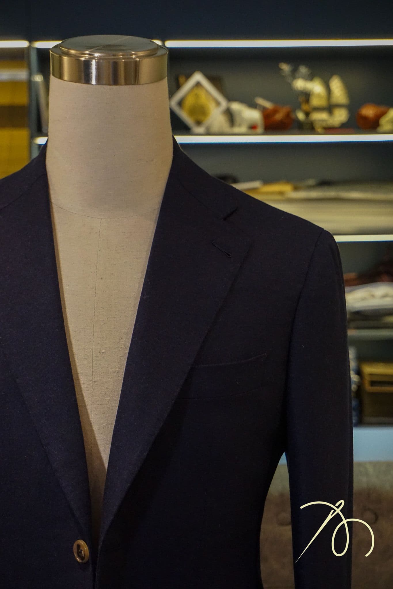 navy-single-breasted-drapers-jacket