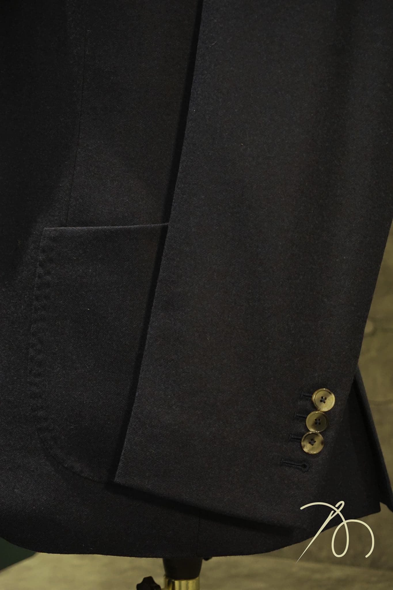 navy-single-breasted-drapers-jacket