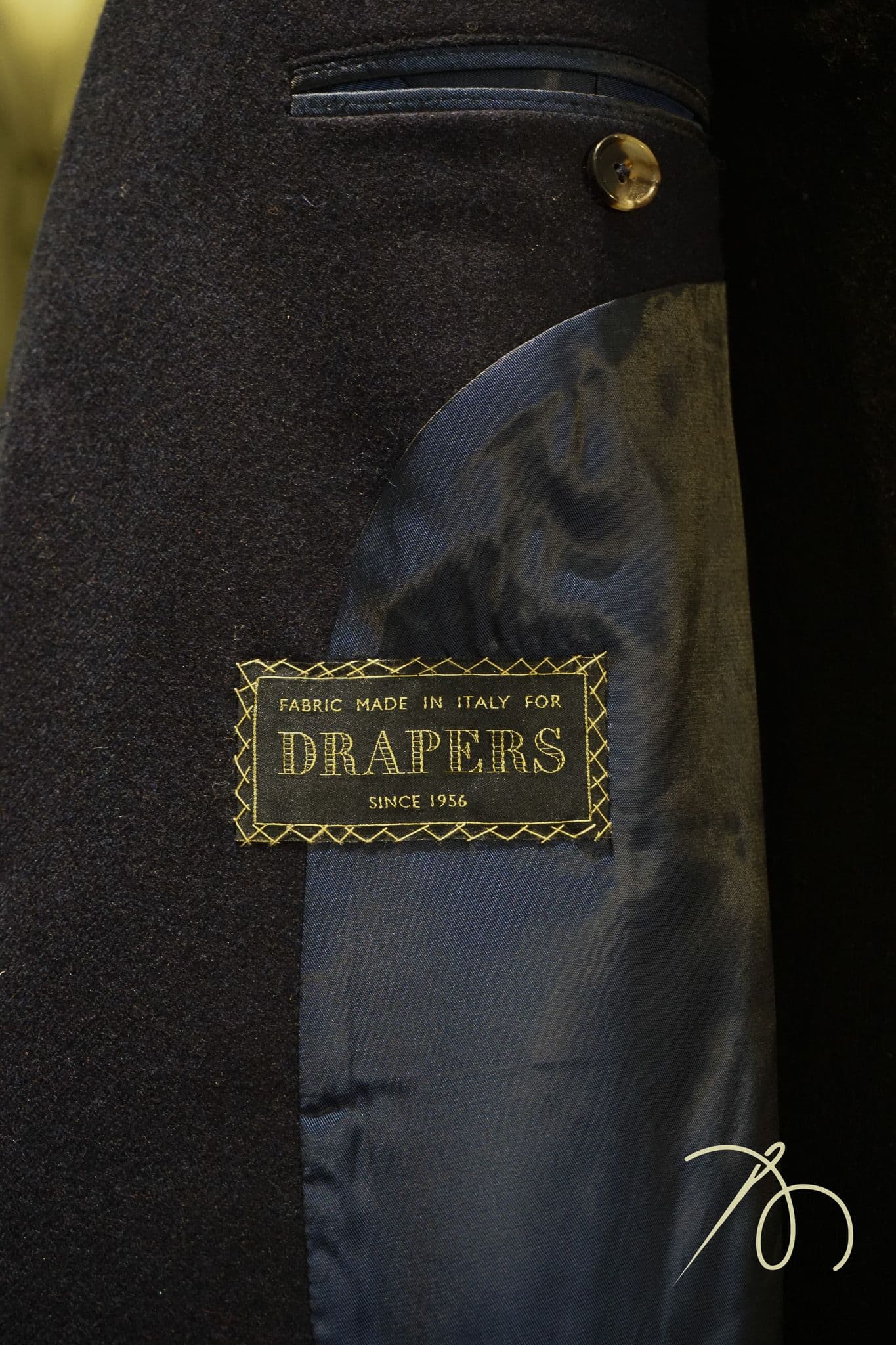 navy-single-breasted-drapers-jacket