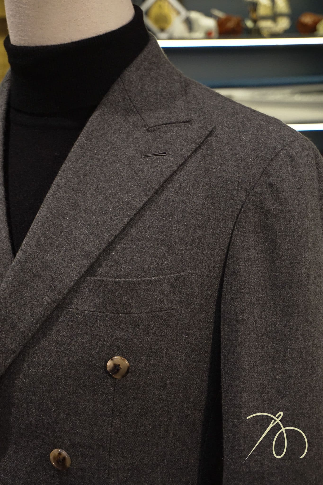 johnstons-of-elgin-grey-flannel-doublebreasted-jacket