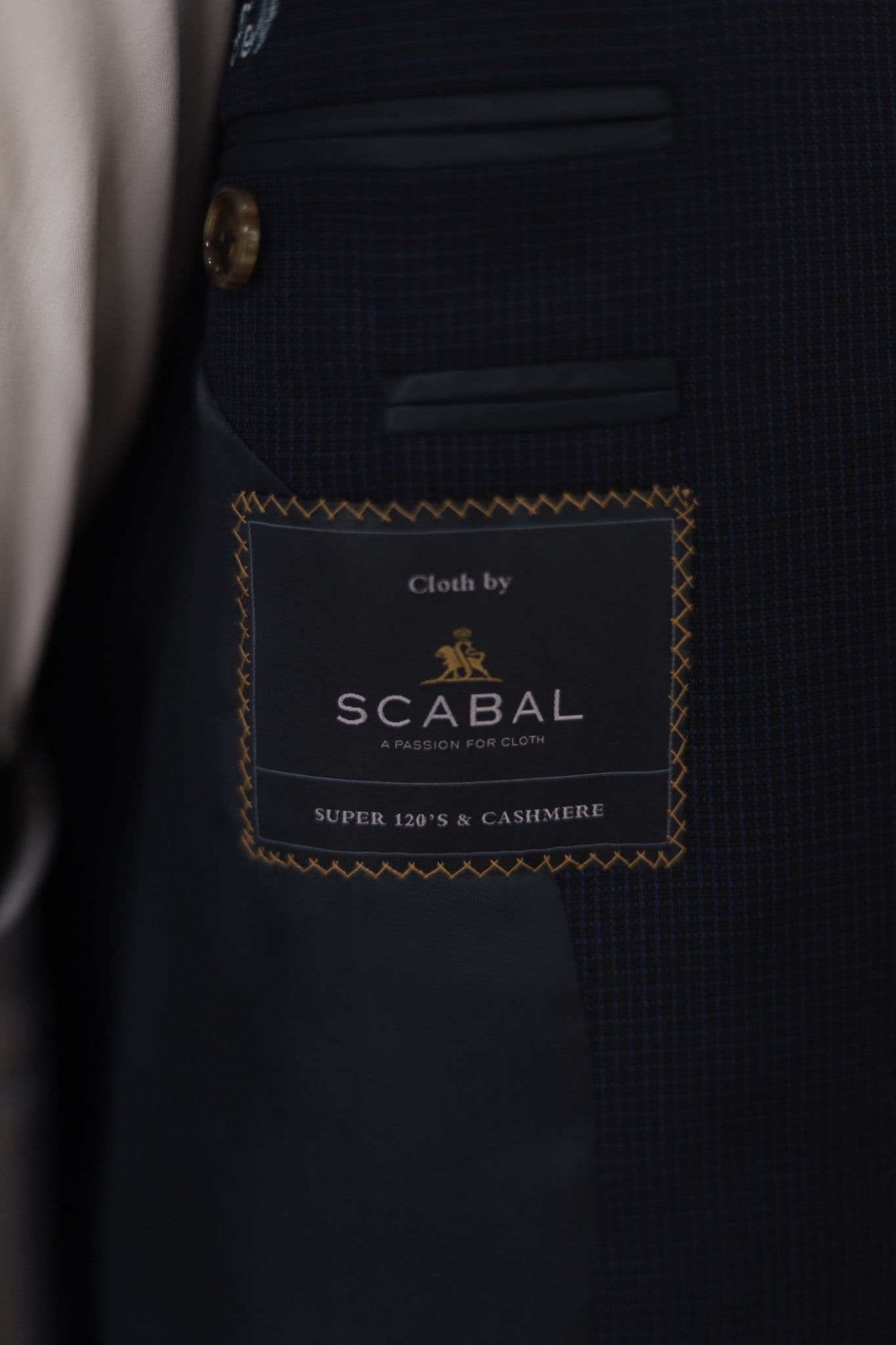 scabal-wool-cashmere-navy-suit