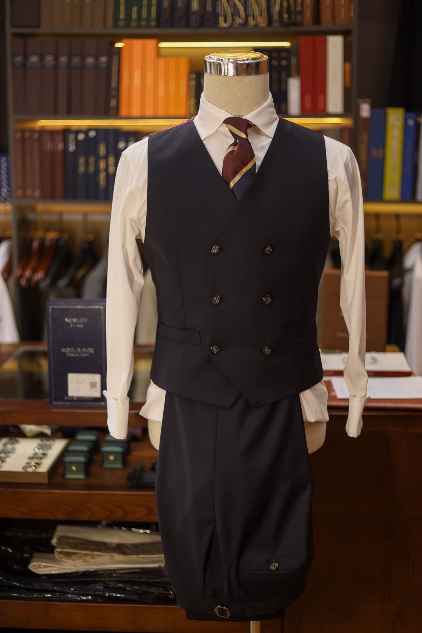 nobility-wool-blend-navy-3-pieces-suit