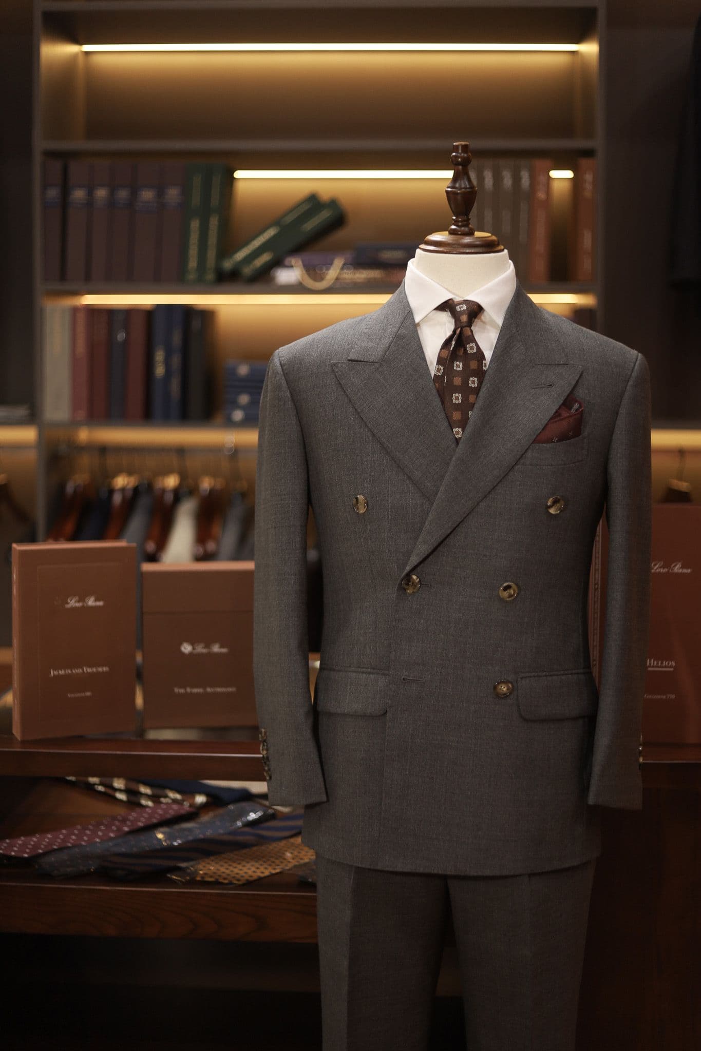 drapers-2ply-mid-grey-double-breasted-suit